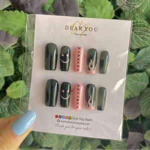 Press on nails